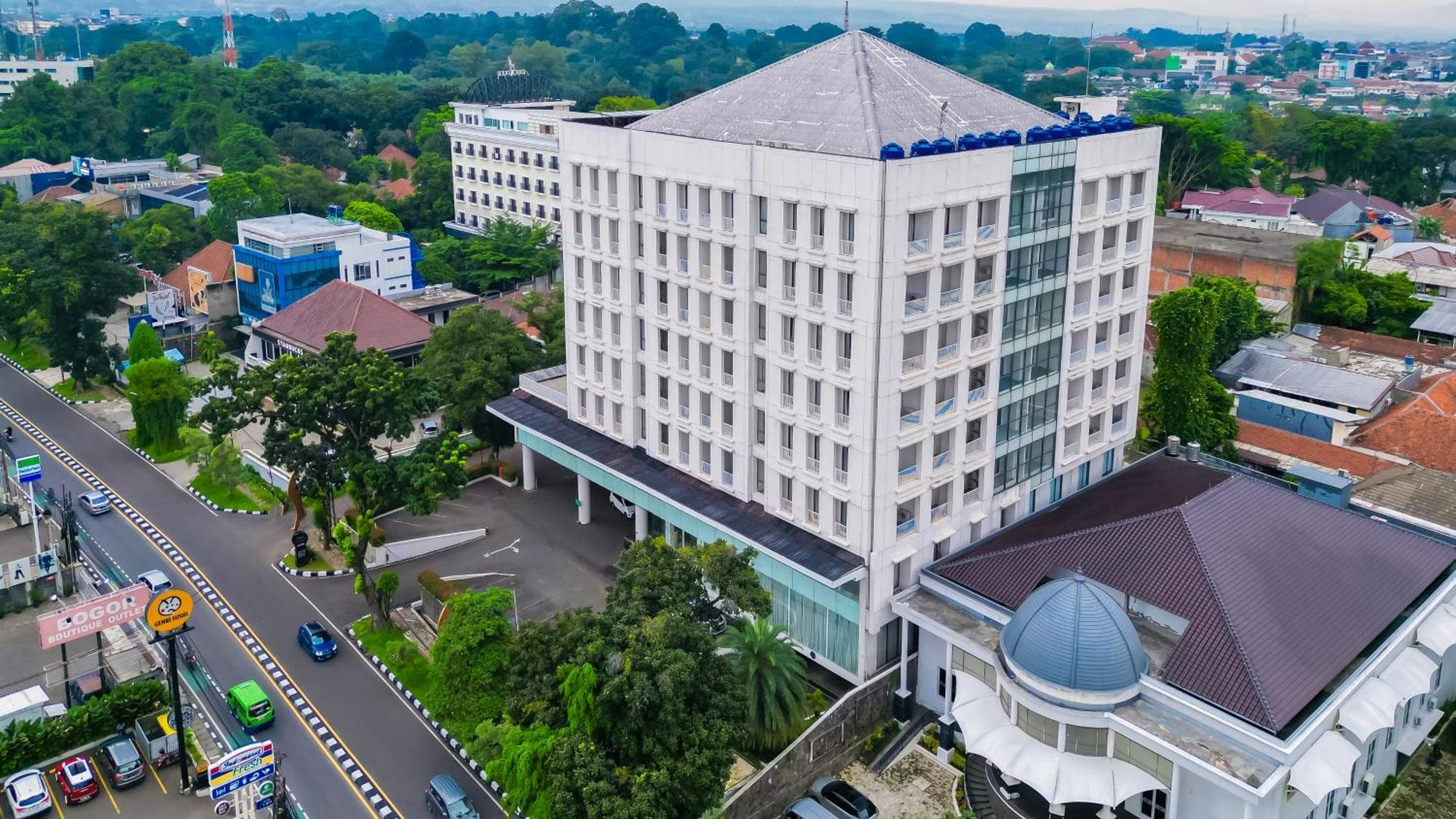 Royal Padjadjaran Hotel Bogor Exterior foto