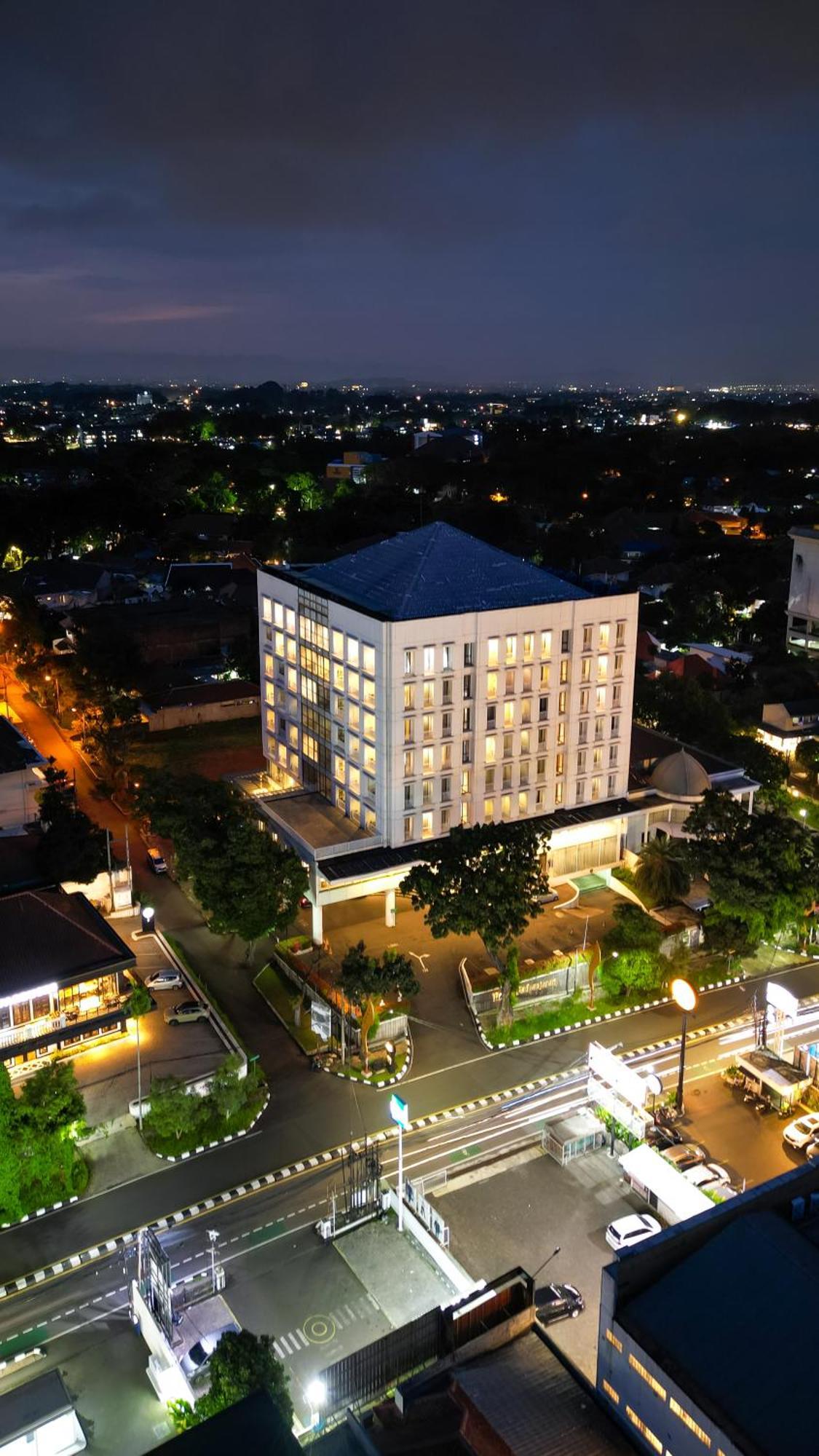 Royal Padjadjaran Hotel Bogor Exterior foto