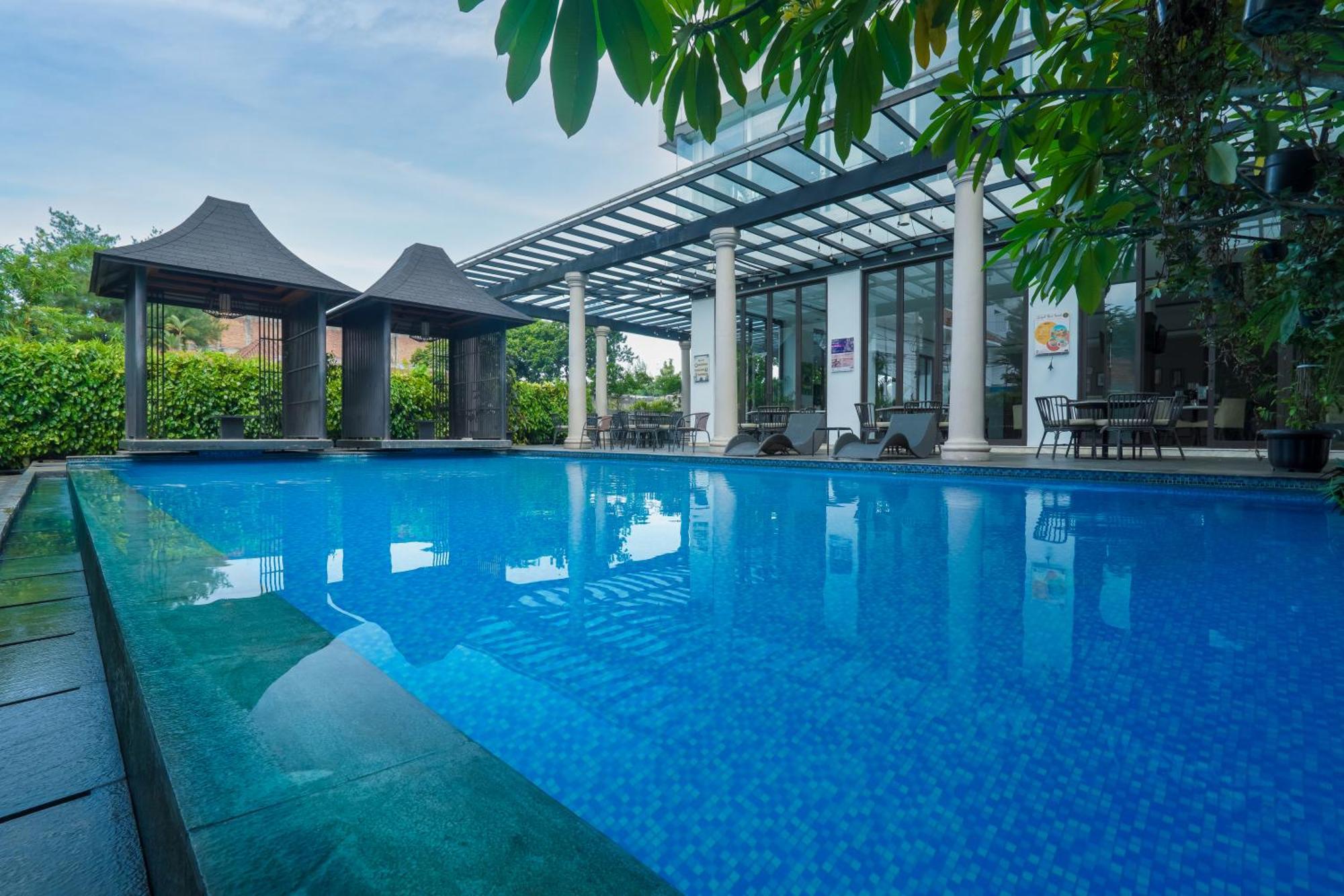 Royal Padjadjaran Hotel Bogor Exterior foto