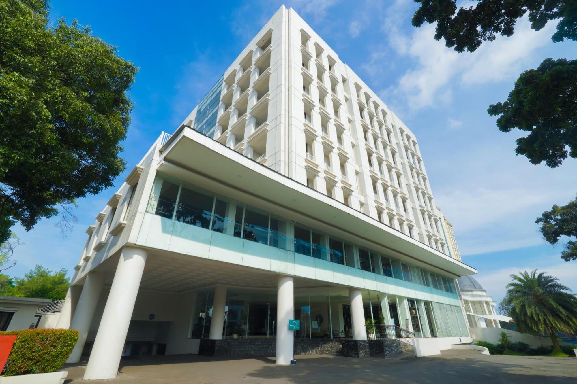 Royal Padjadjaran Hotel Bogor Exterior foto